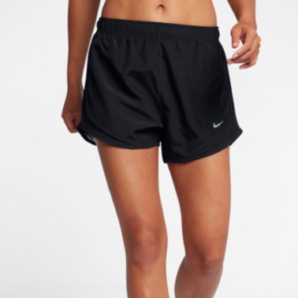Black nike shorts